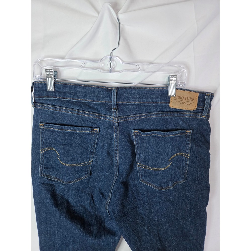Signature by Levi Strauss Womens Mid-Rise Capri Jeans - Picture 3 of 11